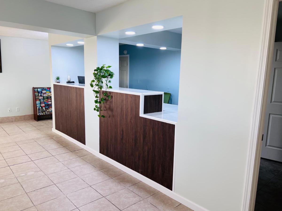 Budget Inn And Suites Crowley Bagian luar foto